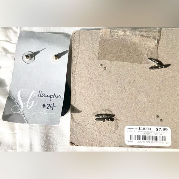 Seed bead earring and Swarovski bracelet, gold tone - Picture 6 of 8